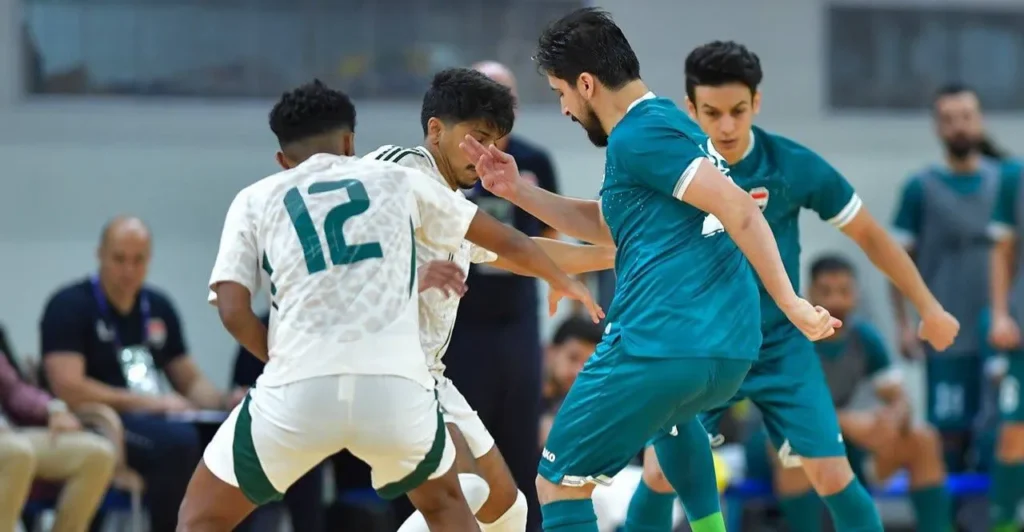 هدف قاتل يمنح العراق الصدارة والتأهل إلى نهائيات آسيا على حساب السعودية