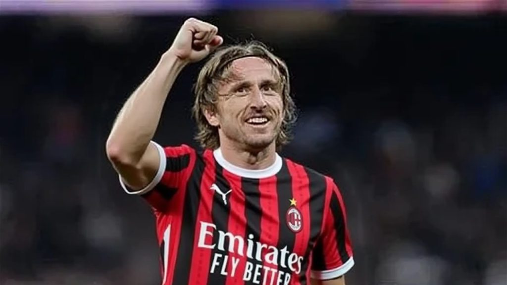 ميلان يقترب تجديد عقد مودريتش