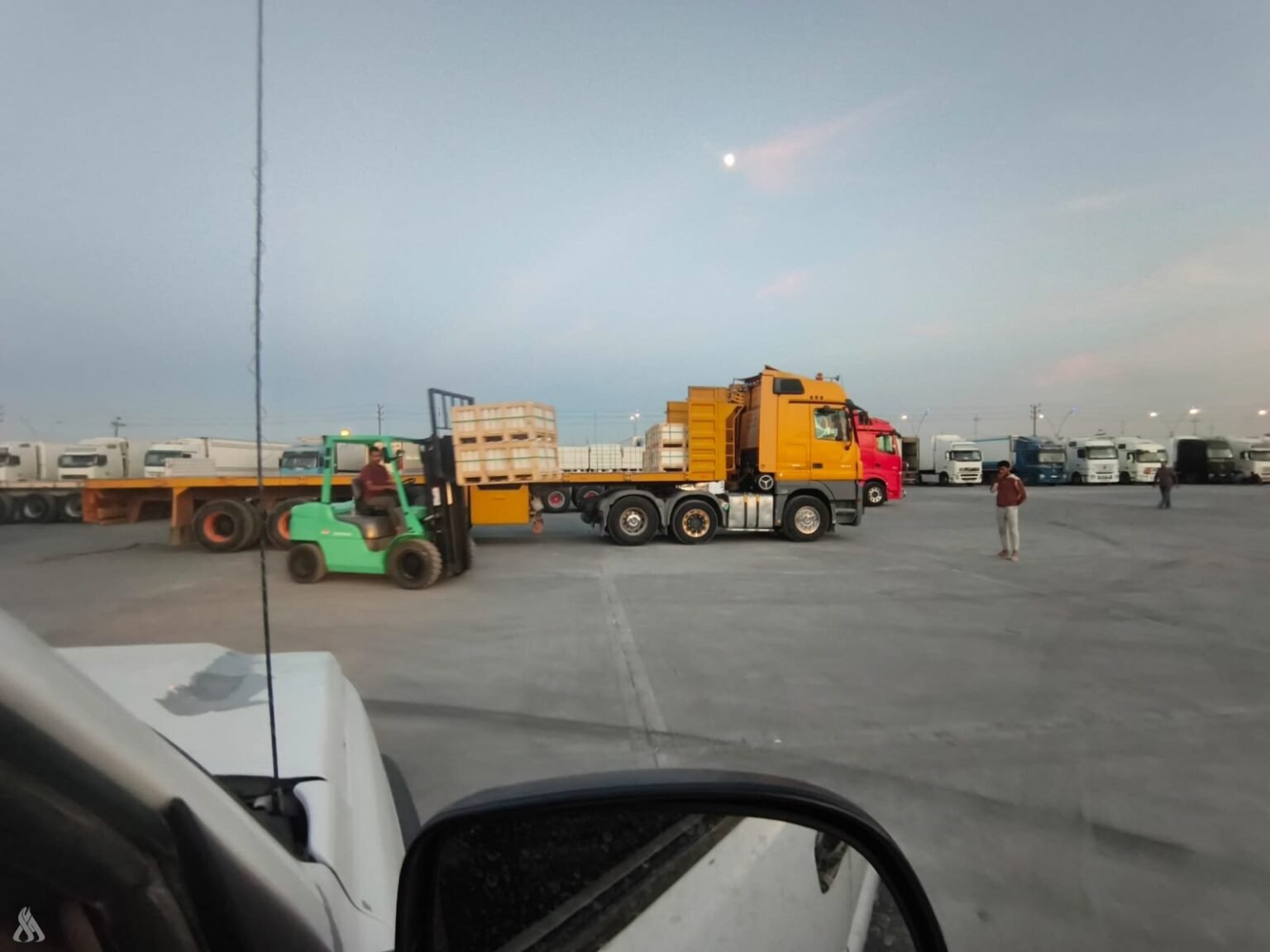 الحركة التجارية تبقى قائمة بشكل طبيعي عبر المنفذ الحدودي مع سوريا