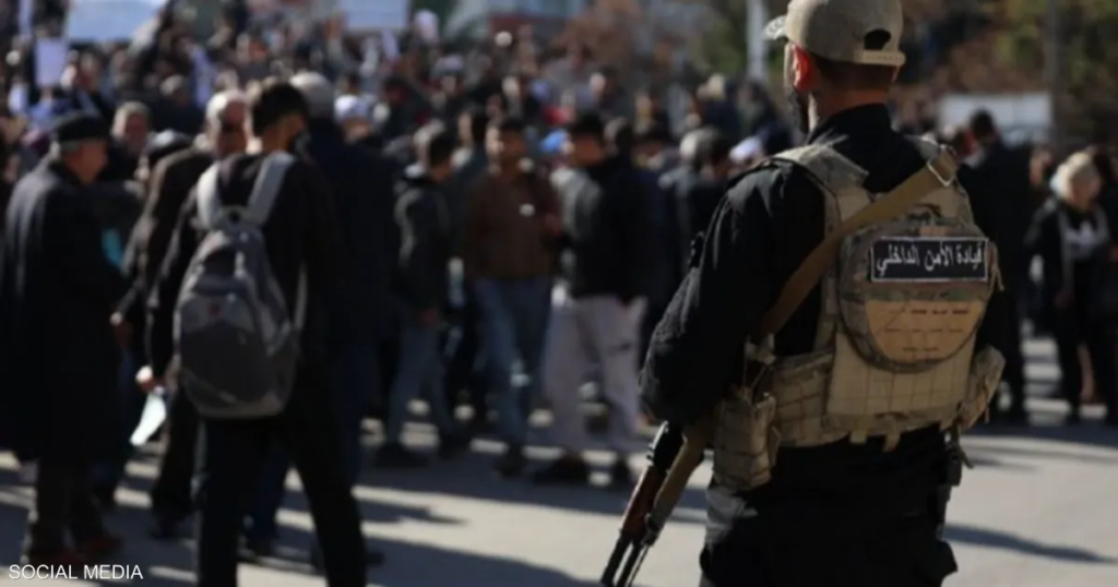 تظاهرات في مدن اللاذقية وطرطوس وتقارير تفيد بوجود ملثمين مسلحين