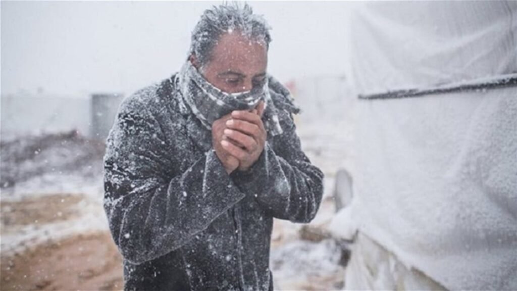 موجة ثلجية شمالا وأخرى حمراء غربا في العراق (فيديو)