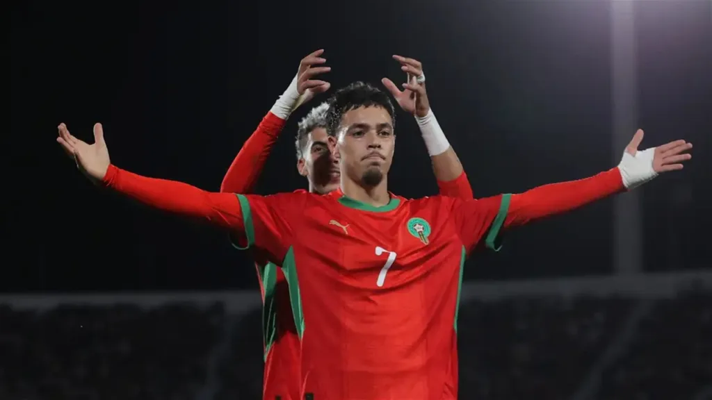 تتنافس ثلاثة أندية إنجليزية على لاعب عربي