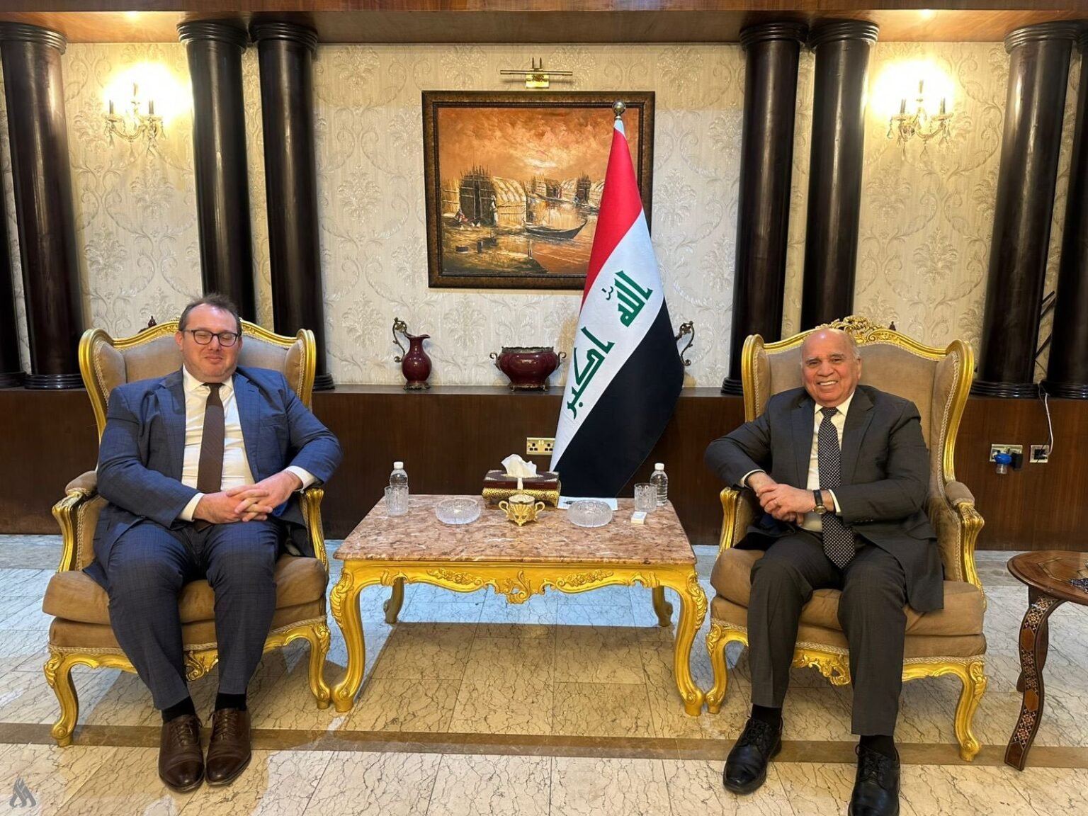 : “وزير الخارجية يتباحث مع القائم بالأعمال الأمريكي بشأن التوترات الإقليمية وسياسة واشنطن”