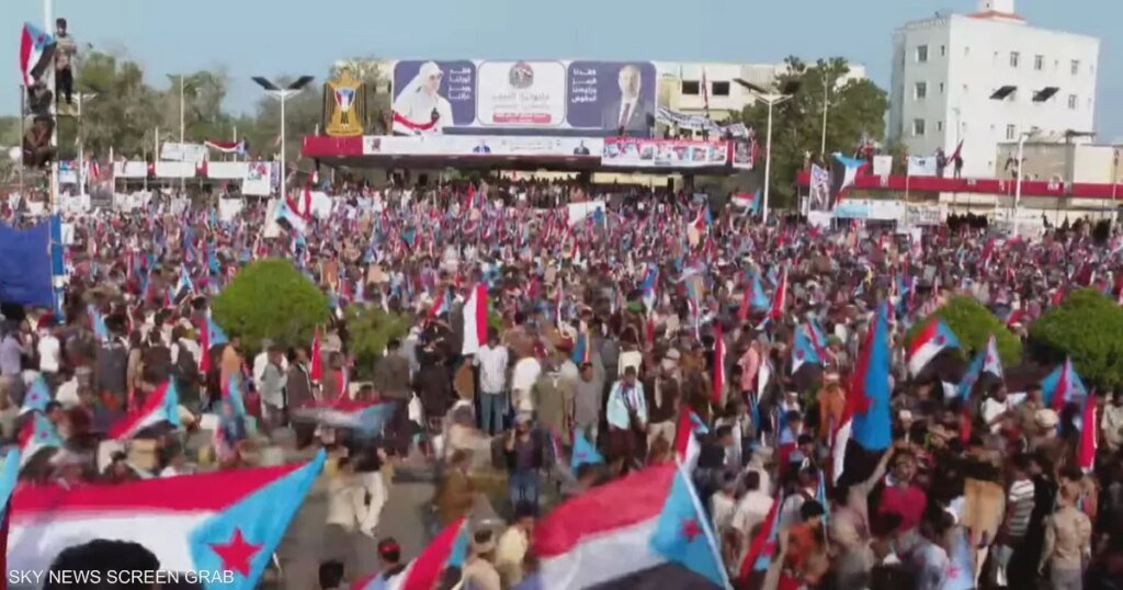 مليونية عدن: تجديد التفويض للمجلس الانتقالي ورئيسه