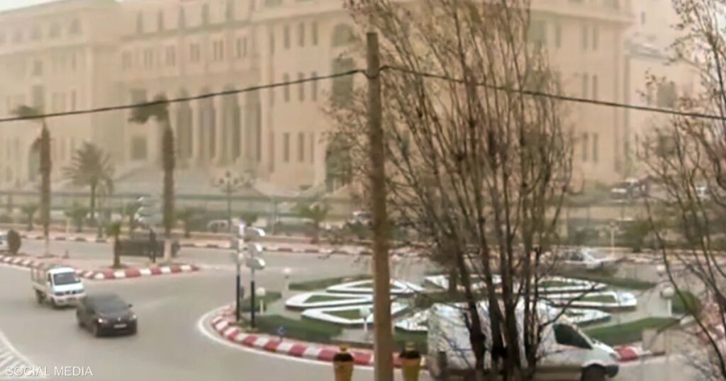 الجزائر.. تعليق الدراسة لمدة يومين بسبب الرياح القوية