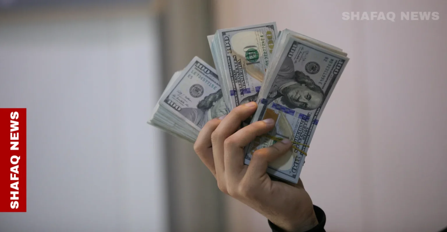 انخفاض أسعار الدولار في بغداد وأربيل
